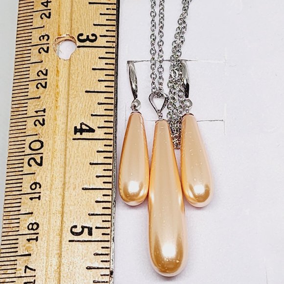 Peach Shell Pearl Drop Earrings and Pendant in 925 Sterling Silver 20 inch - Picture 2 of 3